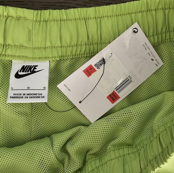 Nike Sport Essentials lined woven shorts in green - Picture 7 of 16